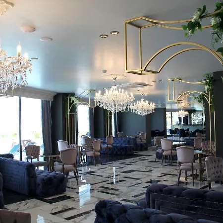 ホテル Luxury Premium Finese ゴーレム