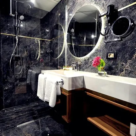 Luxury Premium Finese Hotel