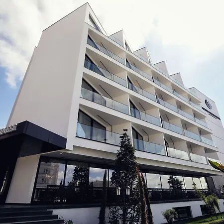 Luxury Premium Finese