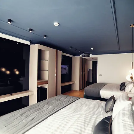 ホテル Luxury Premium Finese ゴーレム